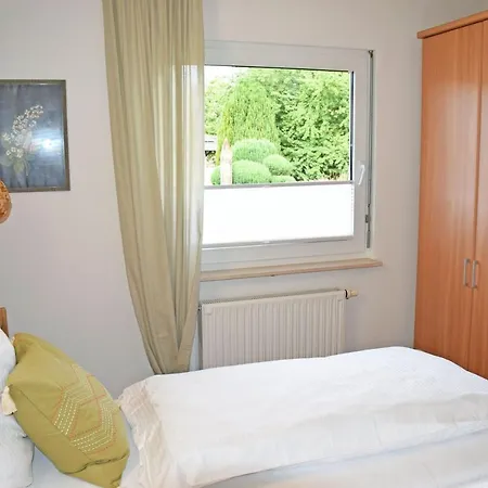Kleines Schones Garni In Westrugen! Trent