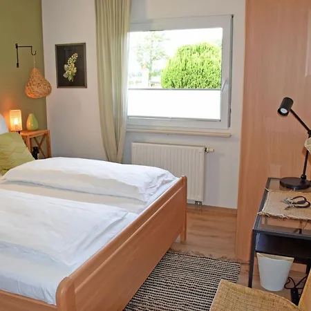 Kleines Schones Garni In Westrugen! * Trent